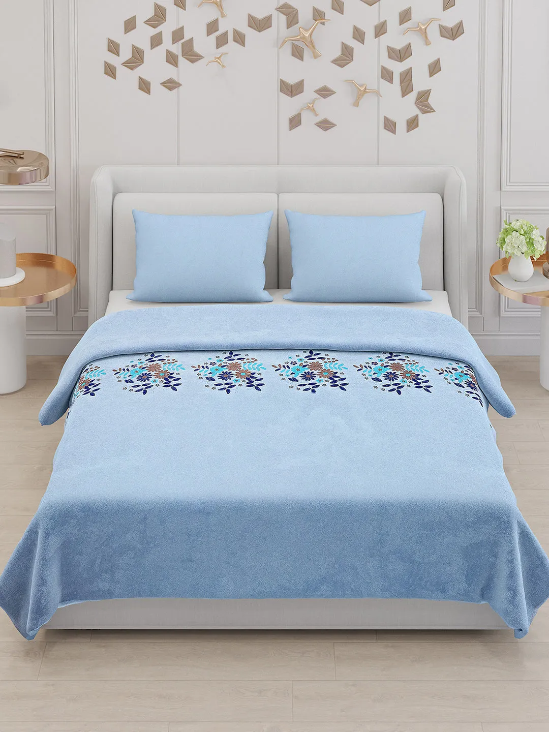 115 GSM Polyester Double Bed Bedsheet with 2 Pillow Covers